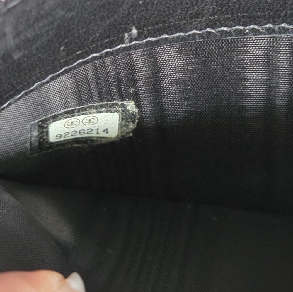 Authentic Chanel black caviar leather zip-around wallet - Picture 7 of 8